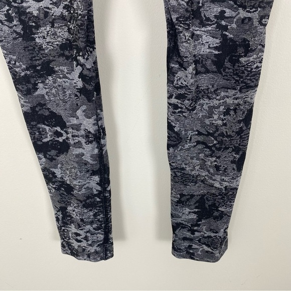 WOMEN’S BEST Seamless Leggings Black Grey Jacquard Camo Print Small/Medium - Picture 4 of 9